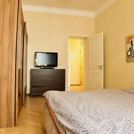 1204 Na Ulici Krále Jiřího * Karlovy Vary
